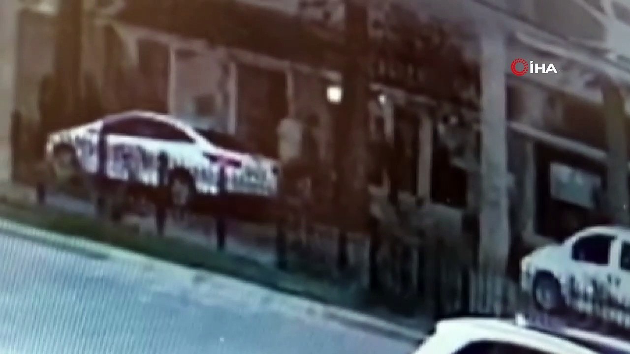 Yol verme kavgasının intikamını 15 gün sonra aldı...Sokak ortasında saldırı kamerada