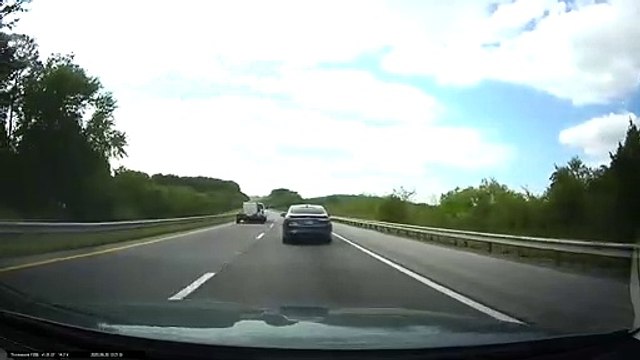 Une remorque finit sa route toute seule sur l'autoroute