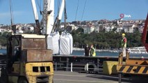 İstanbul Boğazı'nda gemide kaçak sigara ve tütün ele geçirildi