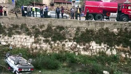 Kontrolden çıkan otomobil dereye uçtu: 2 yaralı