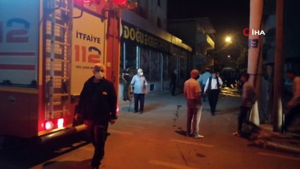 4 katlı binada çıkan yangın vatandaşları sokağa döktü