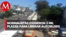 Normalistas secuestran 20 autobuses en Michoacán
