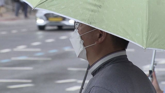 [날씨] 흐리고 서늘, 곳곳 빗방울...주말, 쾌청하고 선선 / YTN