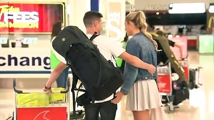 Families reunite as first NZ flight touches down in Sydney