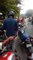 यूपी: पति ने महिला सिपाही को बीच हाईवे पर पटक कर पीटा, वीडियो वायरल