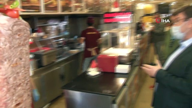 - Şişli’de korona virüs denetiminde kaymakam ve genç kız arasında ilginç anlar- İlçe genelinde kaymakam ve polis ekipleri restoran, kafeterya ve toplu taşıma araçlarını denetledi