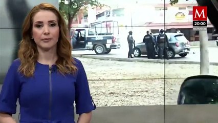 Policías de Culiacán bajan de su auto a mujer jalándola del cabello
