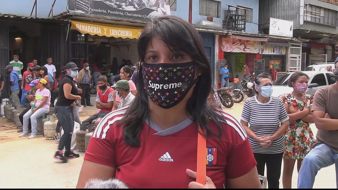Venezuela protests: Pandemic worsens economic crisis