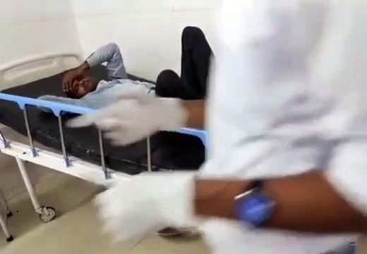 बेहोशी की हालत में पड़े युवक को जिला अस्पताल में कराया गया भर्ती