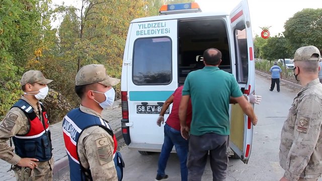 Damperi açık kalan kamyon, mermer bloklardan oluşan tabelaya çarptı: 1 ölü