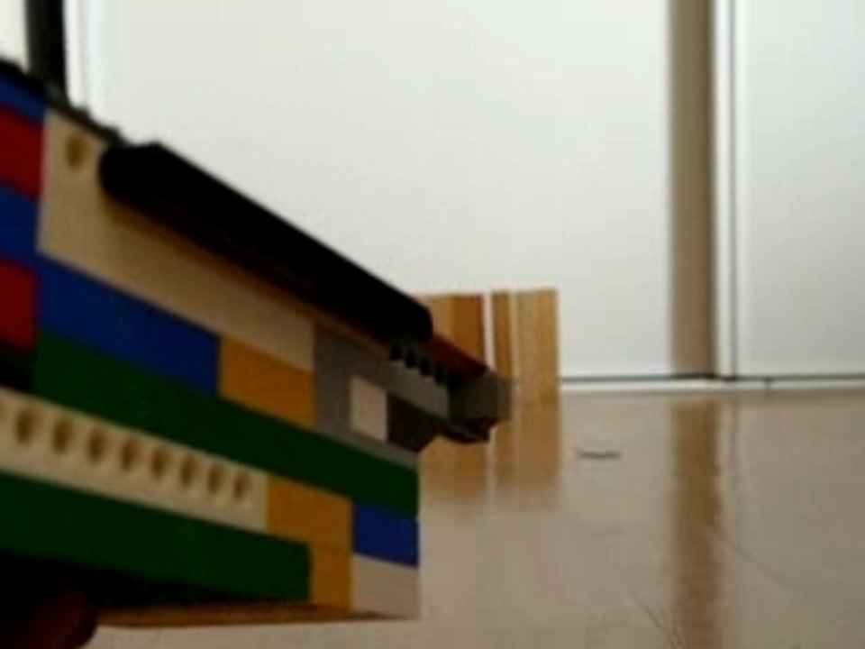 mitrailleuse en légo à élastiques