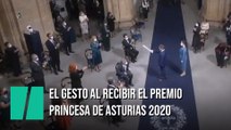 El gesto al recibir el Premio Princesa de Asturias de la Concordia