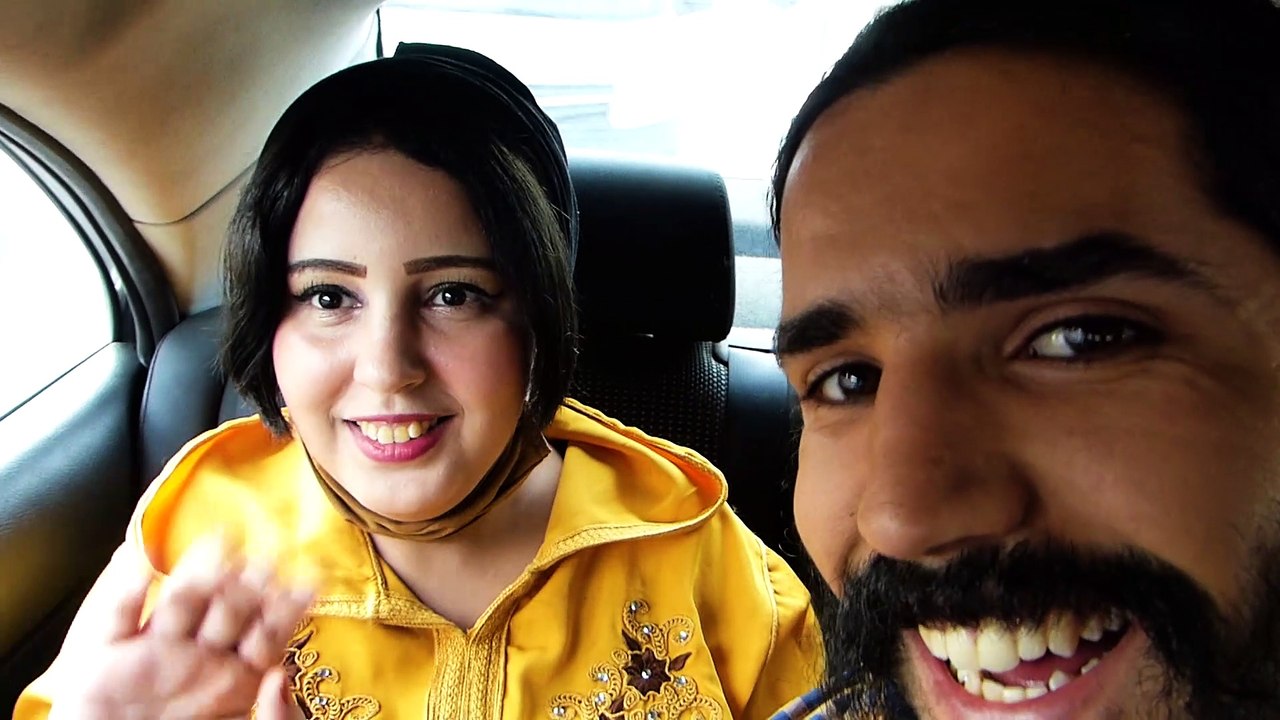أجيو تشوفو شنو وقع لحنان في البحر كرفستها مزيان أوهشنو كالت ليا كولشي على الاصفر هههه الحماق مع حنان