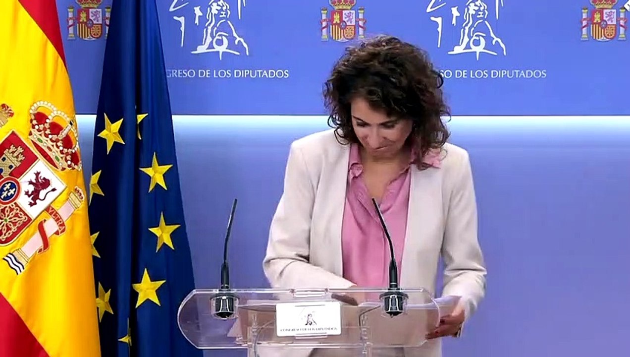 Los cinco impuestos de Montero a una lata de refresco
