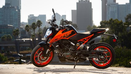 Download Video: 2020 KTM 200 Duke Review | MC Commute