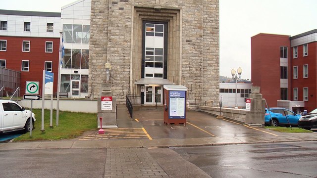 CH 16 Oct TOPO Eclosion COVID Hopital La Malbaie Web