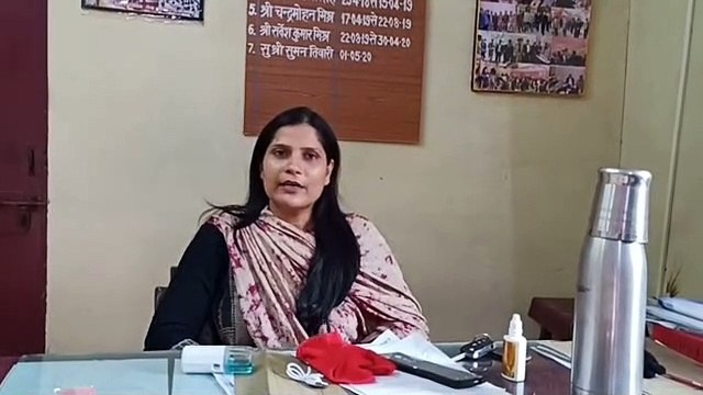 जिला विधिक सचिव सुमन तिवारी ने लोक अदालत की विशेषताओं के बारे में जानकारी दिया