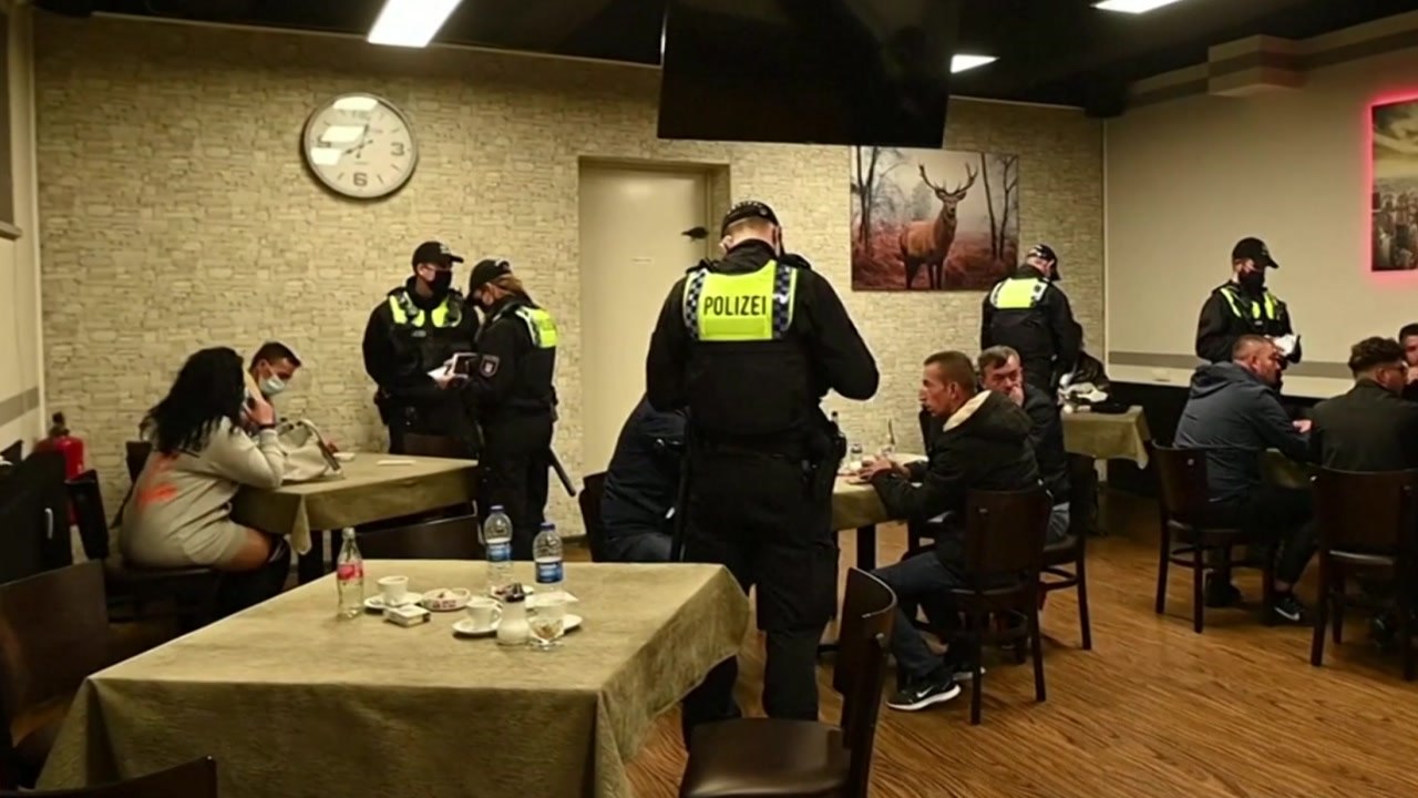 "사적 모임 제발 그만"…야간 영업 금지령 내린 베를린 / YTN