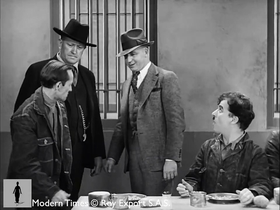 Charlie Chaplin - Smuggled 'Nose Powder'