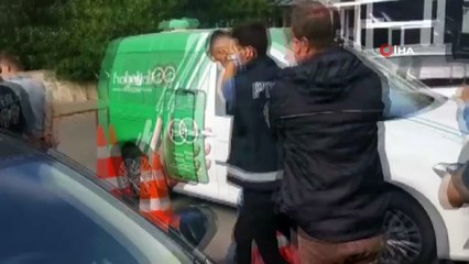 Emekli öğretmeni “savcıyım” diyerek dolandıran zanlılara suçüstü