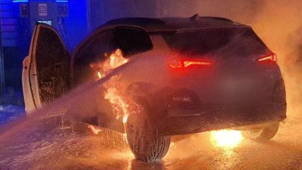 코나 전기차 또 화재...단풍철 고속도로 11중 추돌 / YTN