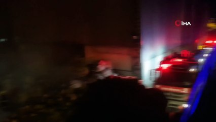 Geri dönüşüm deposunda çıkan yangın güçlükle söndürüldü