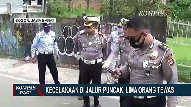 Polisi Olah TKP Kecelakaan Beruntun di Jalur Puncak yang Tewaskan 5 Orang