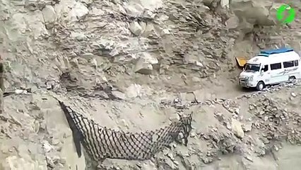 Il faut avoir le coeur accroché pour rouler sur cette route de montagne