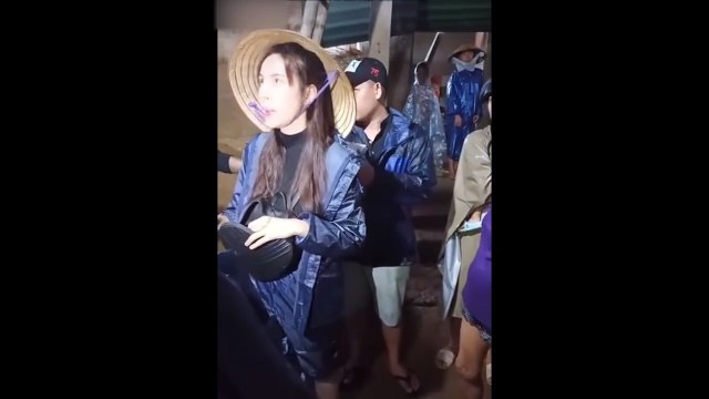 Thủy Tiên xây nhà cho bà con miền Trung