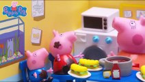 Peppa Pig Official Channel _ Peppa Pig Stop Motion - Peppa Pig's Bathtime in Her Wooden House