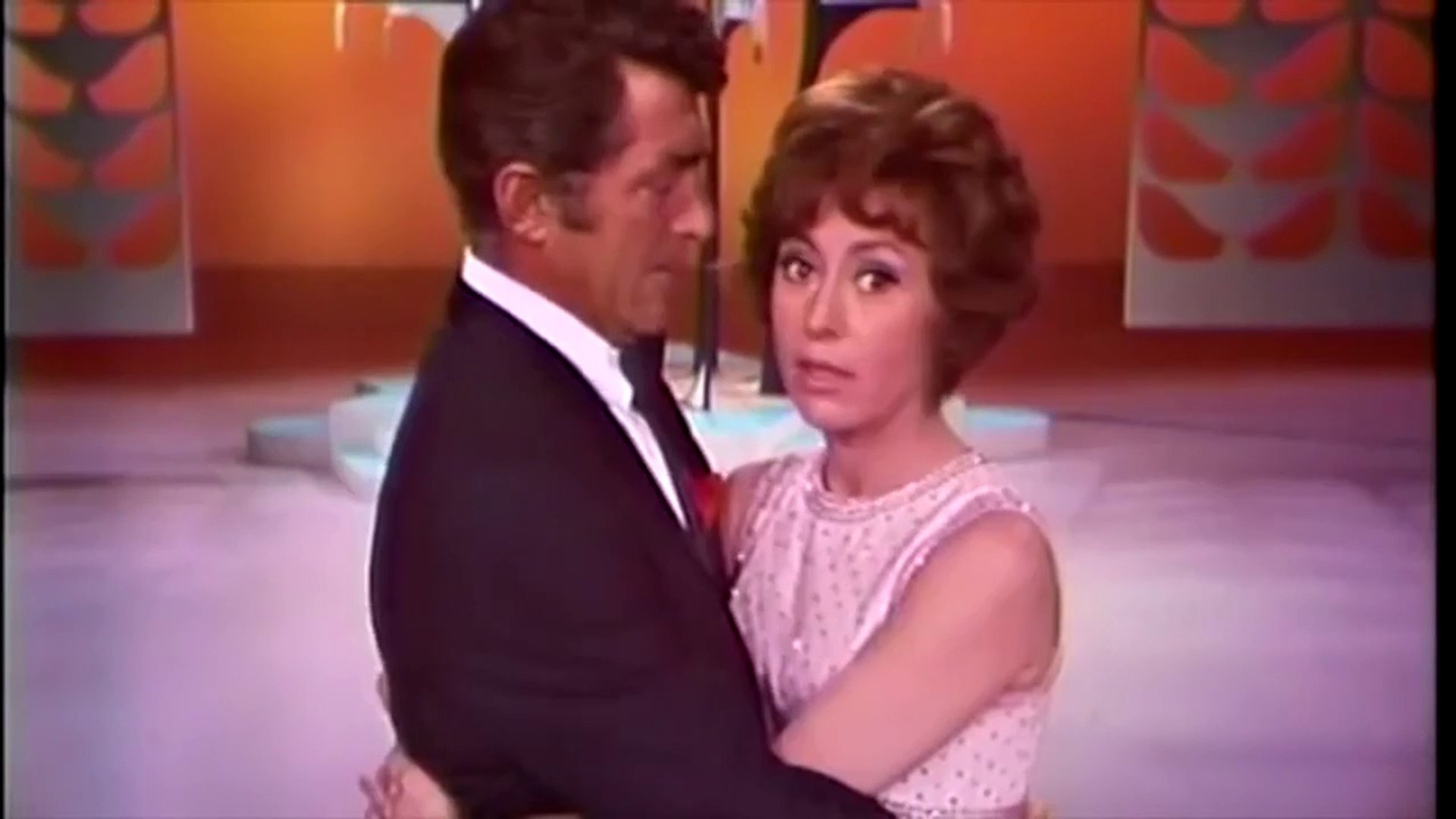 CATERINA VALENTE & DEAN MARTIN – Medley (on Dean Martin Show 1967, HD) -  video Dailymotion
