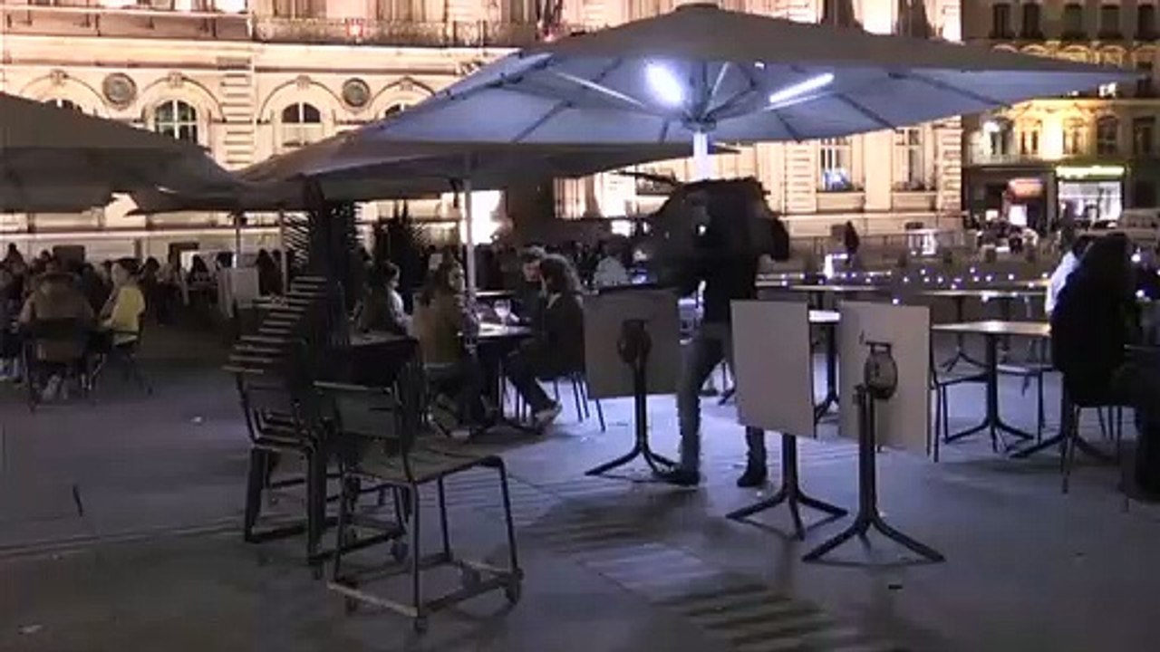 Covid-19 : l'Europe tente d'y faire face entre couvre-feu et interdictions
