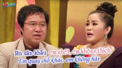 Có vợ xinh đẹp & giọng hát đầy nôị lực, nam nghệ sĩ vẫn không nhìn mặt vợ khi hát chung vì lý do này