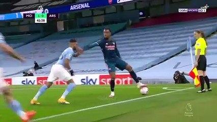 Sergio Agüero’nun yan hakeme el hareketin gündem oldu