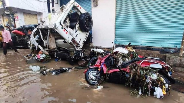 Men, vehicles and homes, everything swept away in Hyderabad