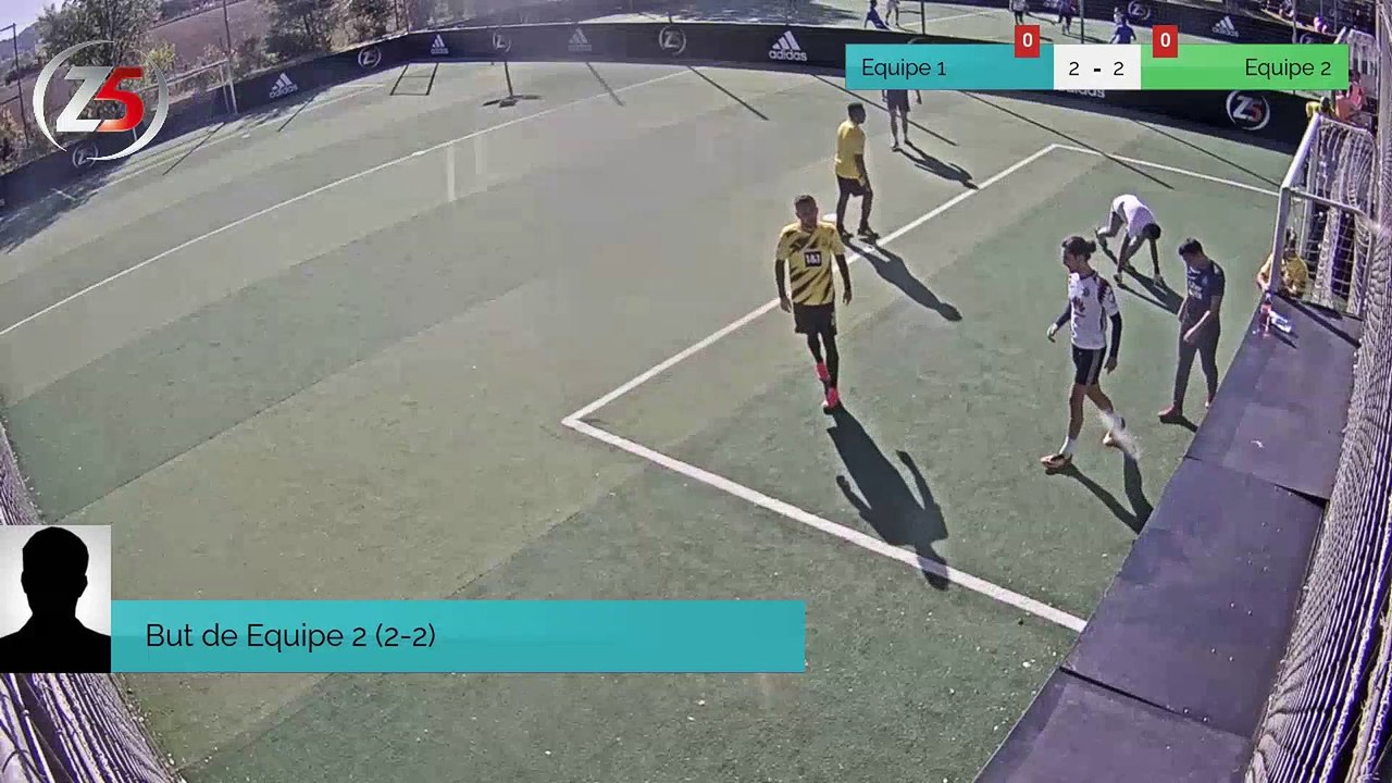 But de Equipe 1 (2-1)