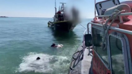 보령에서 18명 탄 낚싯배 좌초돼 침수..."7명 다쳐" / YTN