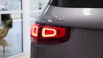 Mercedes-Benz S500 phiên bản cơ sở trang bị động cơ 3.0 lít, 6 xi-lanh thẳng hàng cho công suất tối đa 429 mã lực