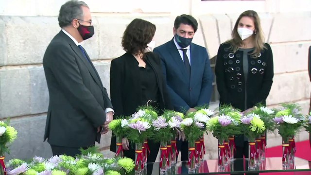 Una placa recuerda a víctimas de Covid en un acto centrado en aquellas no reclamadas