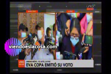 Eva Copa emite su voto en Ciudad Satélite de El Alto, fue abucheada por los vecinos