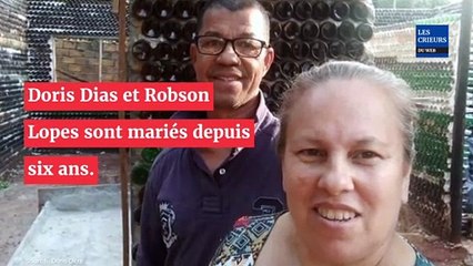 Un couple sans revenus construit leur maison avec des bouteilles de verre