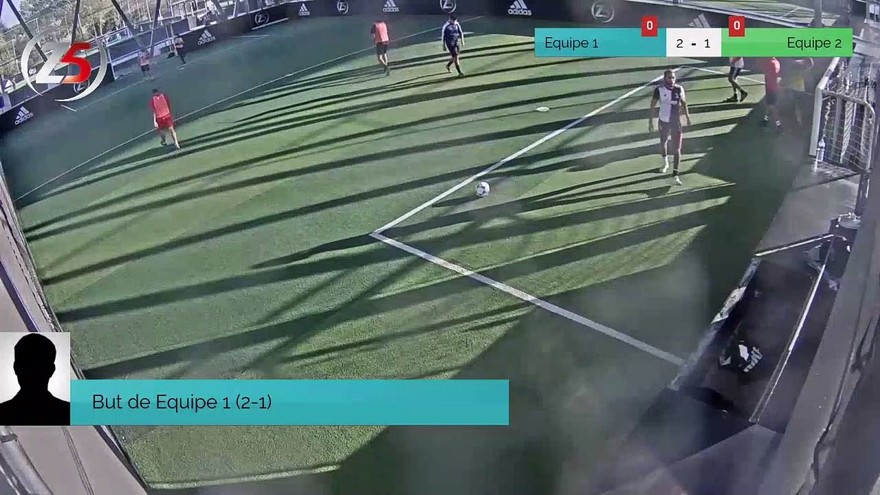 But de Equipe 1 (2-1)
