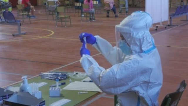 España, próxima al millón de contagios, sigue aumentando restricciones