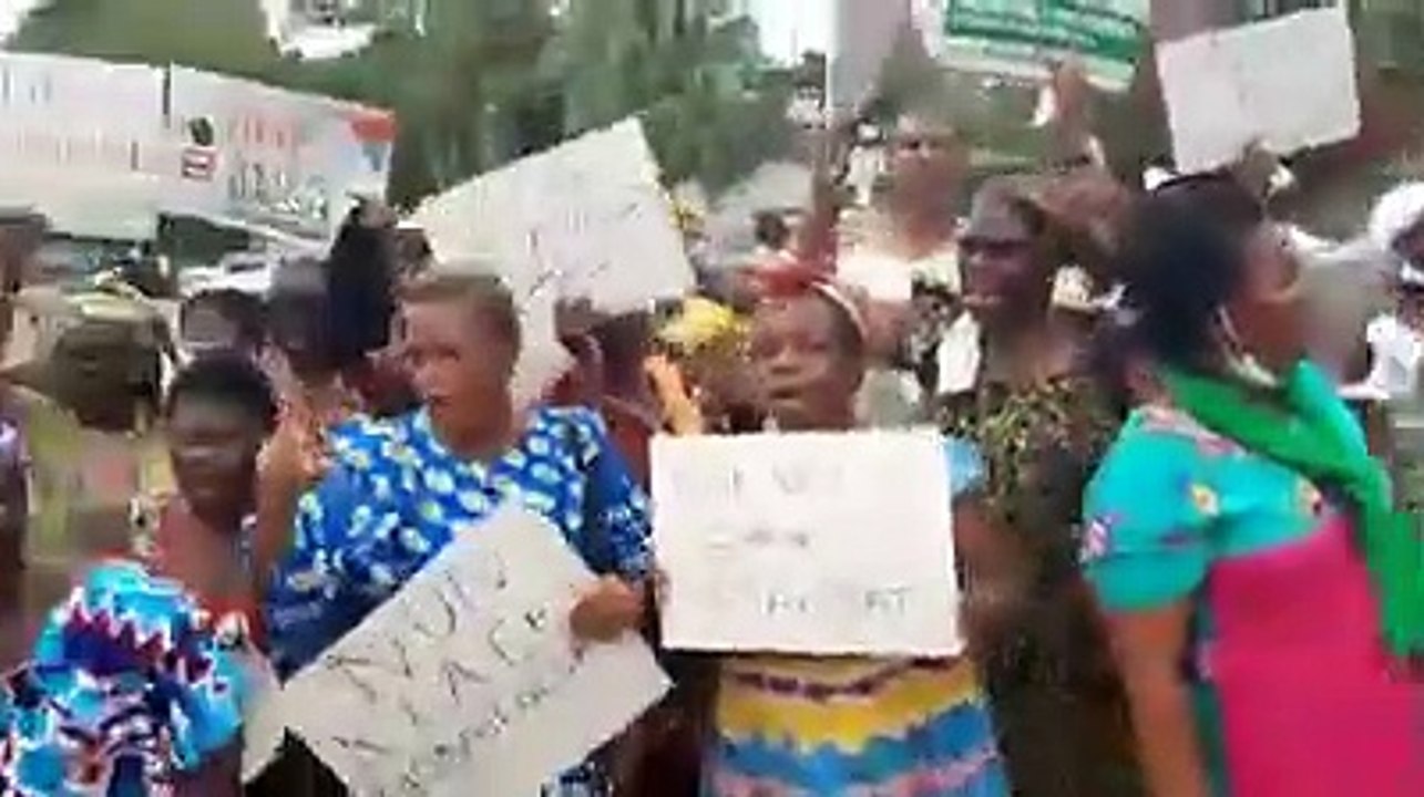 Arrivée de la CEDEAO chez Bédié: manifestation devant la résidence de HKB pour dire non au 3e mandat
