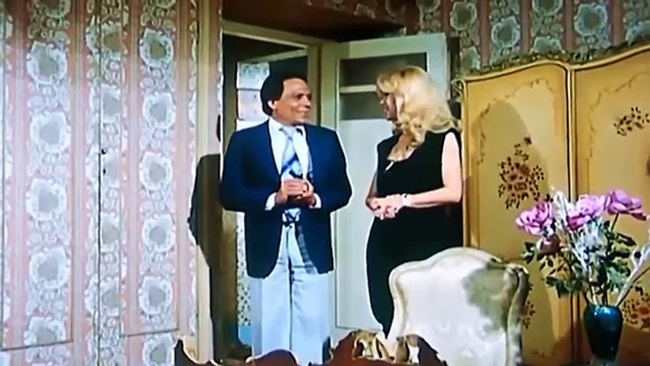 سذاجة الزعيم عادل امام في فيلا الأخلاق الرفيعة...