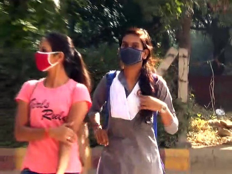 लॉक डाउन के बाद आज से खुले स्कूल, कोरोना काल मे कैसे हो रही पढ़ाई देखिए