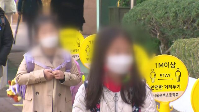 오늘부터 전국 학교서 2/3 등교... 늘어난 학생에 방역 더 철저 / YTN