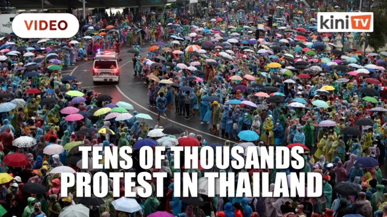 Defiant protesters take over Bangkok streets, PM seeks talks