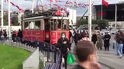 Bakan Koca'dan İstiklal Caddesi paylaşımı: Bu kalabalığa sağlam giren hasta çıkar