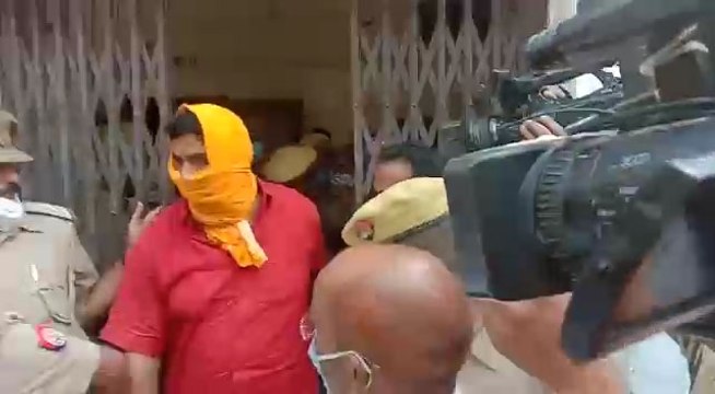 बलिया हत्याकांड: 14 दिन की न्यायिक हिरासत में भेजा गया मुख्य आरोपी धीरेंद्र सिंह